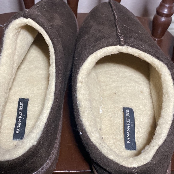 Men’s Brown Banana Republic Slippers - Picture 3 of 7